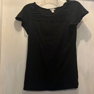Old Navy black tee